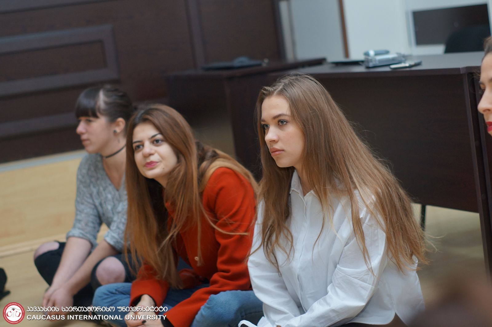 კინოსტუდია "კინოკუნძულის" წარმომადგენლები კსუ-ში